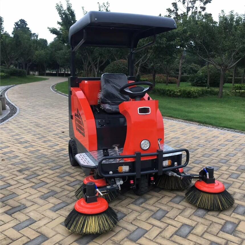 三朋駕駛式清掃車(chē)JC1850 西安市渣土灰塵落葉掃地機(jī)