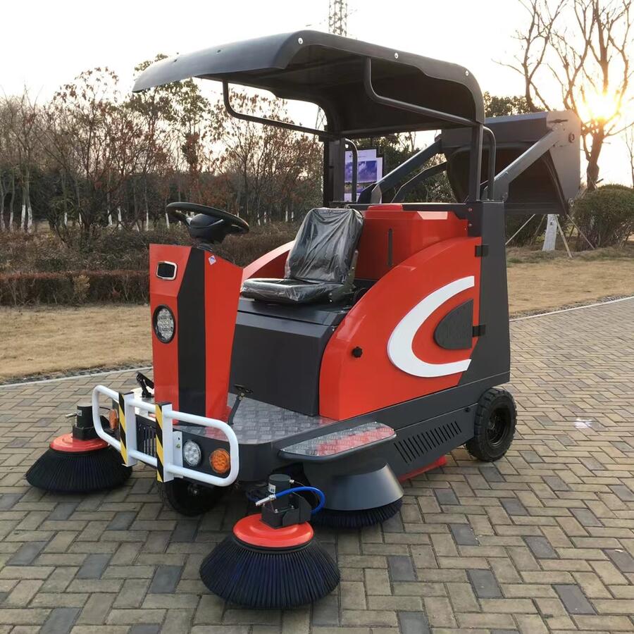 三朋自卸款掃地車1850 嘉興工廠物業(yè)保潔清掃車工廠店